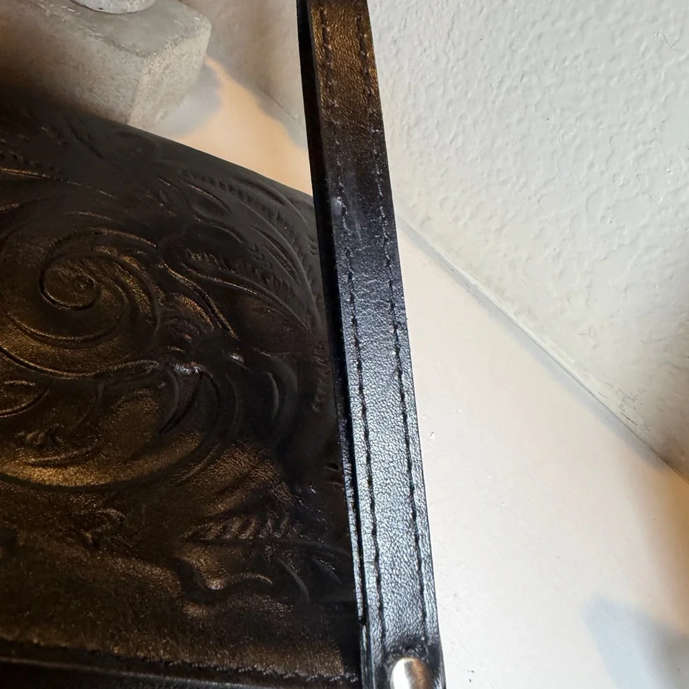 Patricia Nash Cassini Black Leather Floral Tooled Wristlet Clutch‎ - Picture 9 of 9